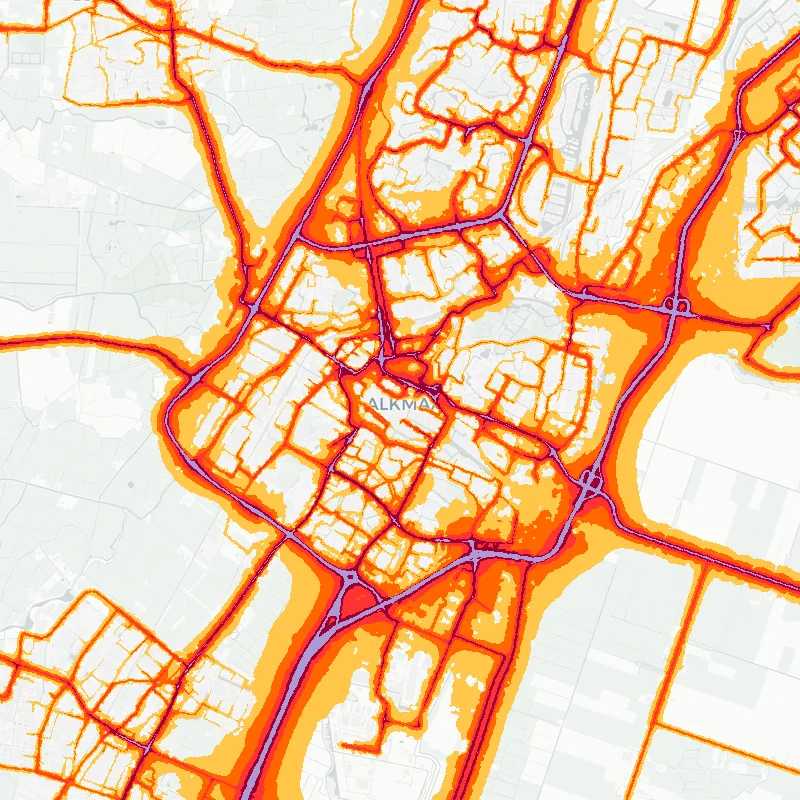 Noise map of Alkmaar, Netherlands: road-traffic noise contours from the EU strategic noise maps, shaded yellow (≈55 dB Lden) through orange and red to dark purple (≈75 dB+), over the city's street network.