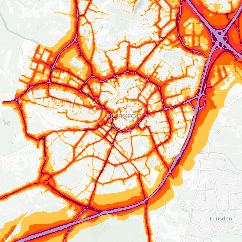 Noise map of Amersfoort, Netherlands: road-traffic noise contours from the EU strategic noise maps, shaded yellow (≈55 dB Lden) through orange and red to dark purple (≈75 dB+), over the city's street network.
