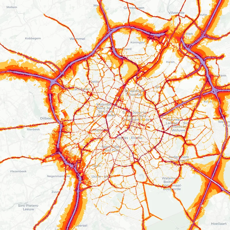 Noise map of Brussels, Belgium: road-traffic noise contours from the EU strategic noise maps, shaded yellow (≈55 dB Lden) through orange and red to dark purple (≈75 dB+), over the city's street network.