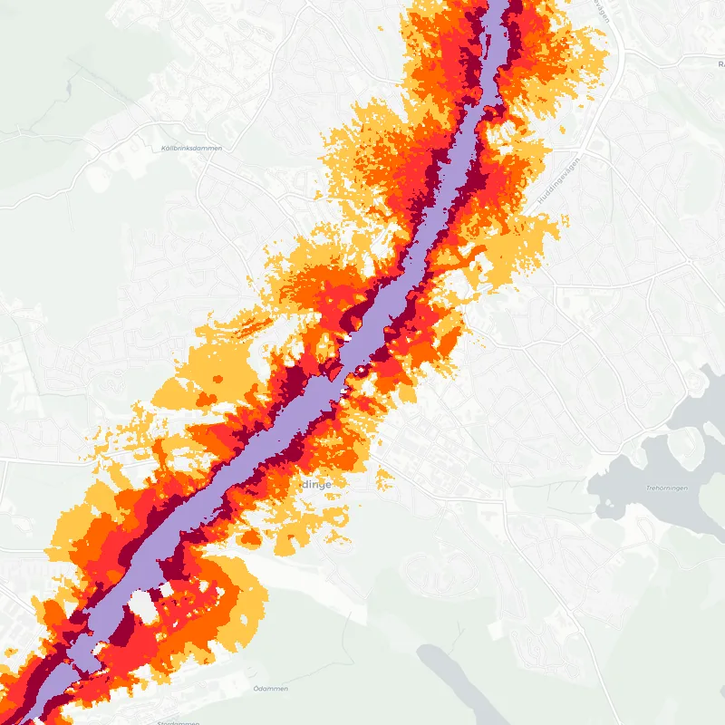 Noise map of Huddinge, Sweden: railway noise contours from the EU strategic noise maps, shaded yellow (≈55 dB Lden) through orange and red to dark purple (≈75 dB+), over the city's street network.