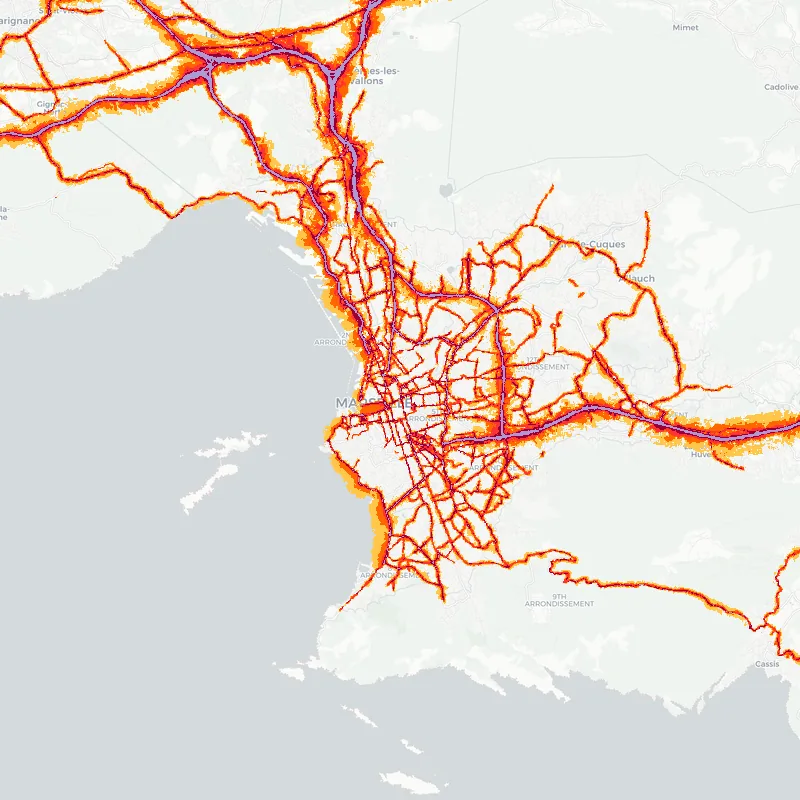 Noise map of Marseille, France: road-traffic noise contours from the EU strategic noise maps, shaded yellow (≈55 dB Lden) through orange and red to dark purple (≈75 dB+), over the city's street network.