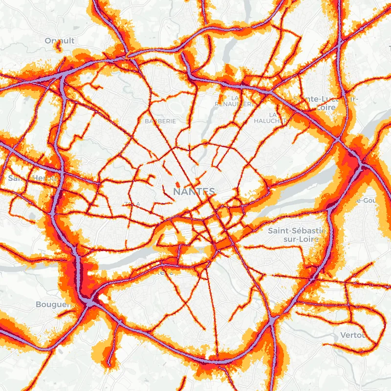 Noise map of Nantes, France: road-traffic noise contours from the EU strategic noise maps, shaded yellow (≈55 dB Lden) through orange and red to dark purple (≈75 dB+), over the city's street network.